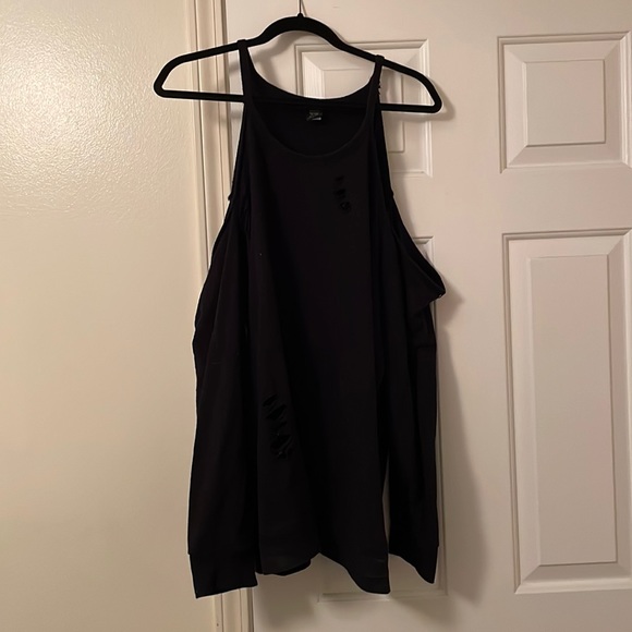 Torrid cold shoulder top - Picture 1 of 5
